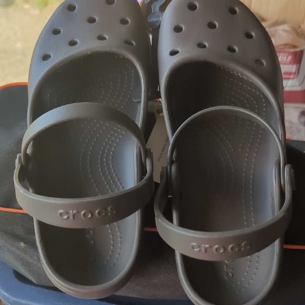 CROCS Unisex Clogs in Dark Brown